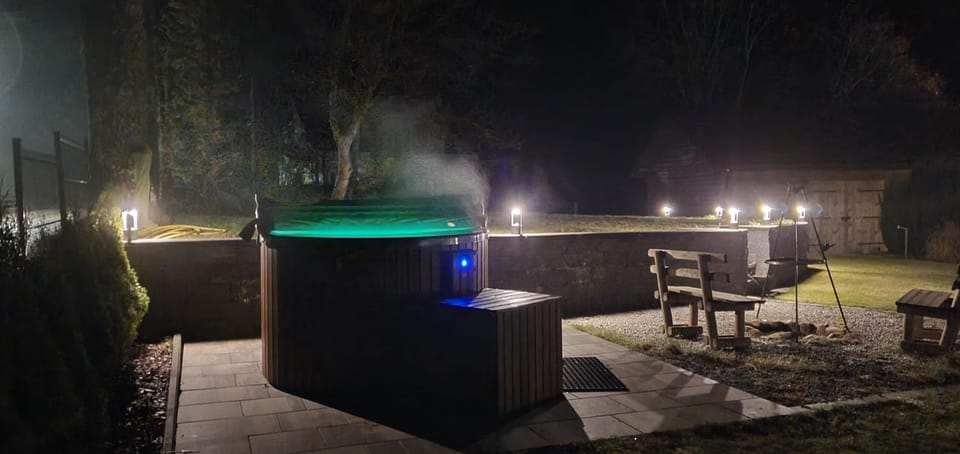 Apartament w lesie z balią Apartment in Pomeranian Voivodeship