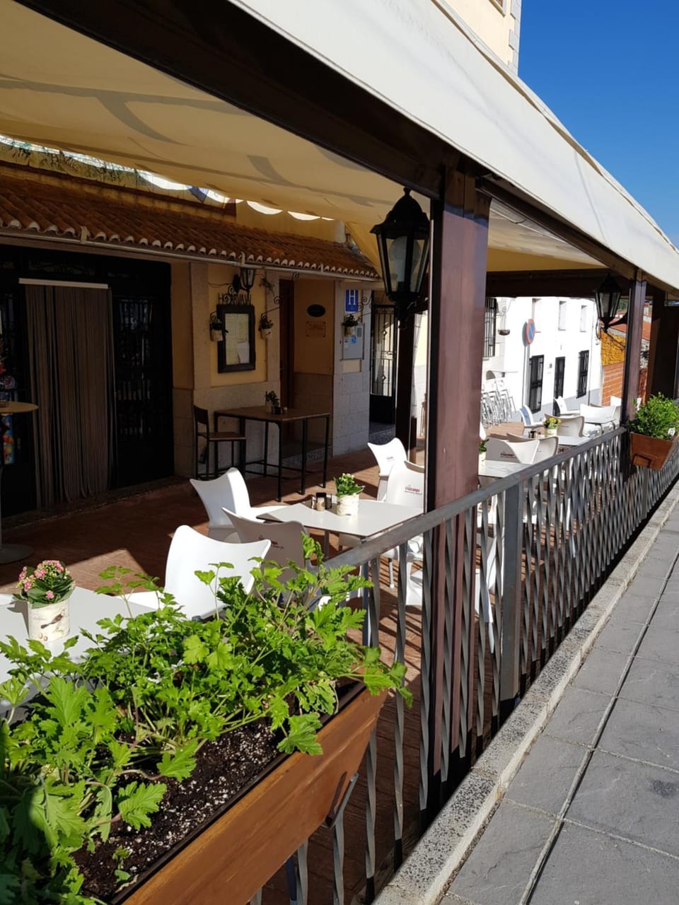 Facade/entrance, Spring, Off site, Day, Balcony/Terrace, On site, Street view