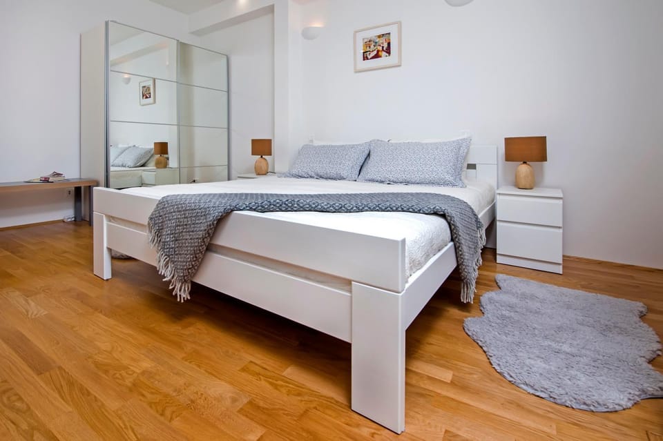 Bed, Photo of the whole room, Bedroom, wardrobe