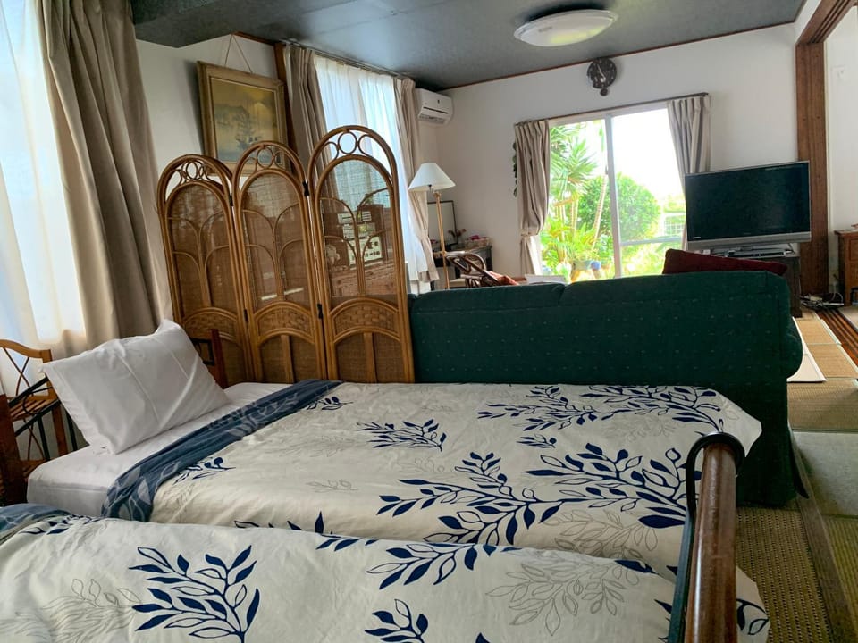 Bed, Photo of the whole room