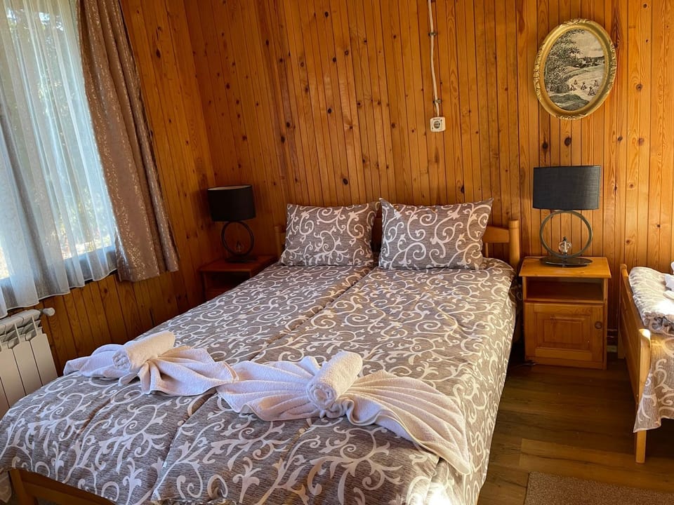 View (from property/room), Balcony/Terrace, Bedroom, Garden view, Garden view, Lake view, Lake view, Mountain view, Mountain view