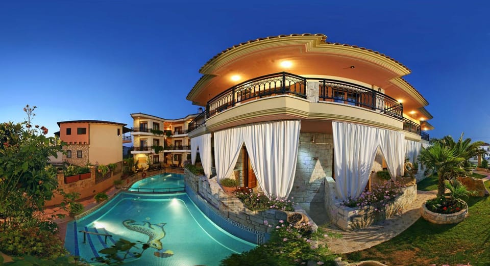 Property building, Pool view