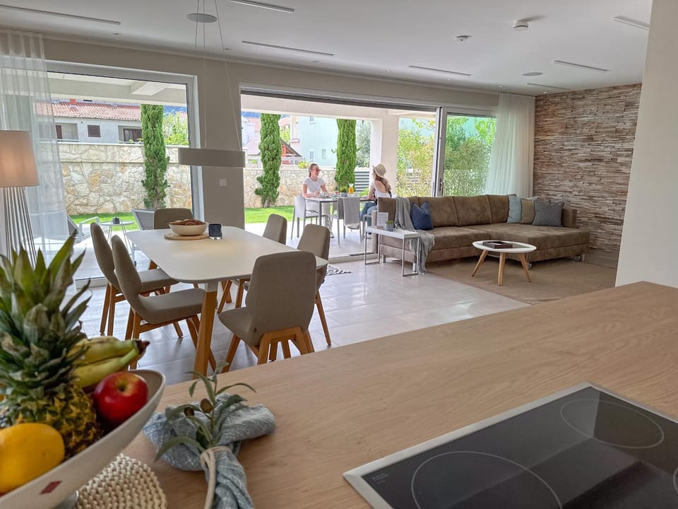 Garden, Balcony/Terrace, Living room, Dining area, Garden view