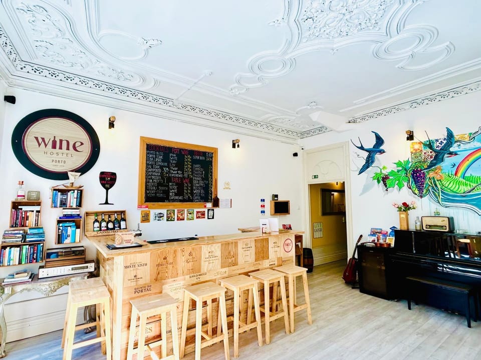 Communal lounge/ TV room, Lounge or bar