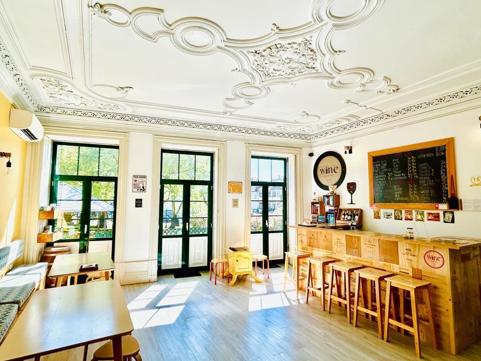 Communal lounge/ TV room, Living room, Lounge or bar