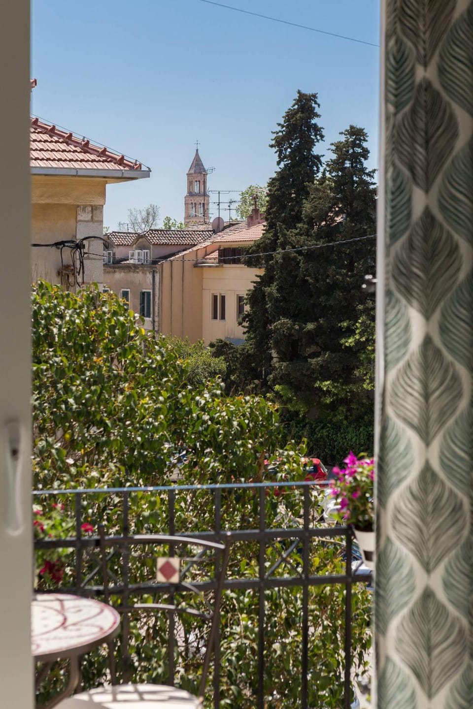 City view, Landmark view, Street view, Quiet street view