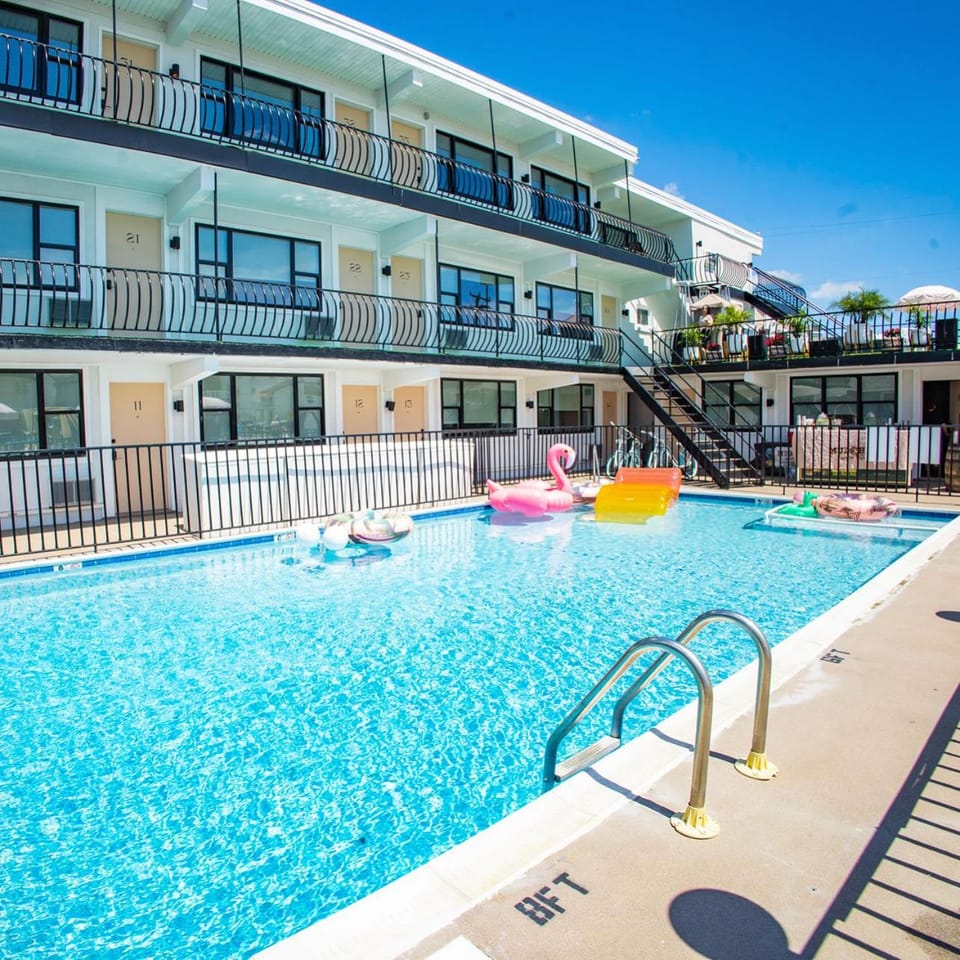 Pool view, Swimming pool