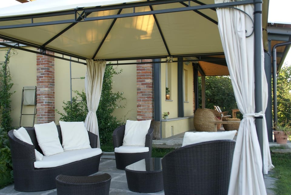 Facade/entrance, Decorative detail