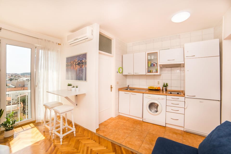 Decorative detail, Communal kitchen, City view