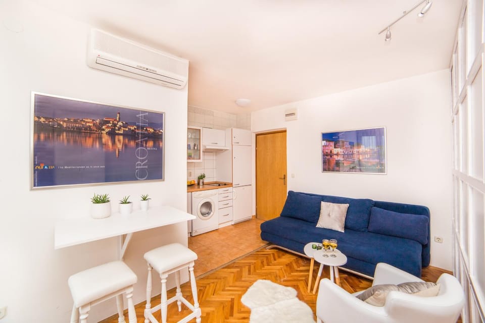 Communal lounge/ TV room, Communal kitchen, Non alcoholic drinks