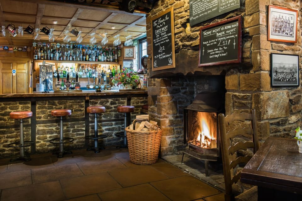 Lounge or bar, Food and drinks, flat iron