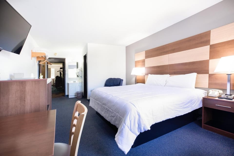 Northwoods Inn & Suites Minocqua Hotel in Minocqua