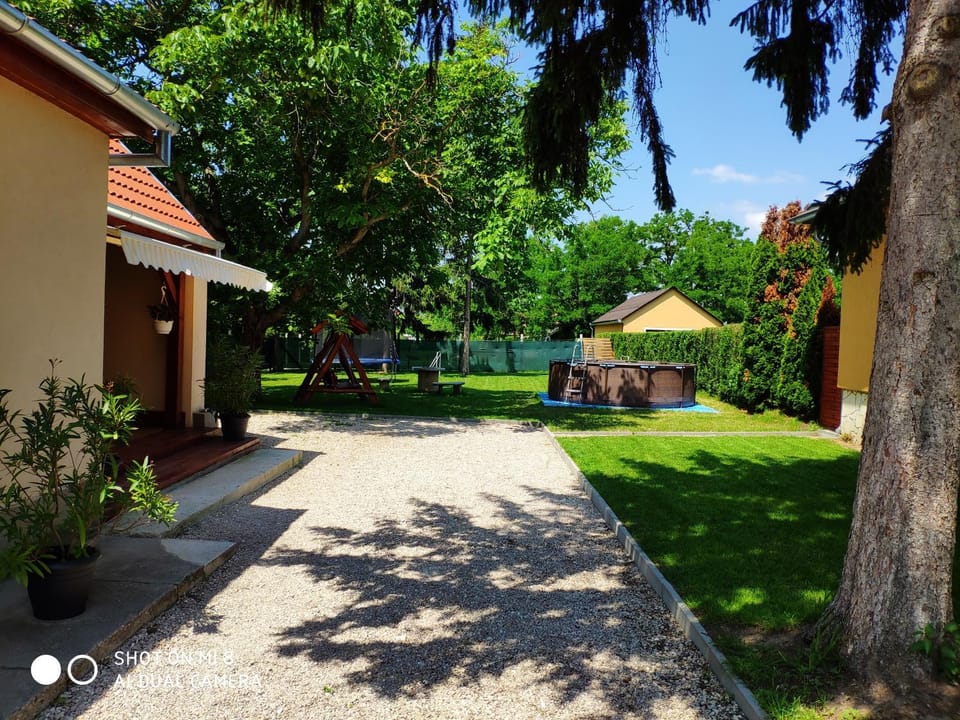 Ilona vendégház Dinnyés Bed and Breakfast in Hungary