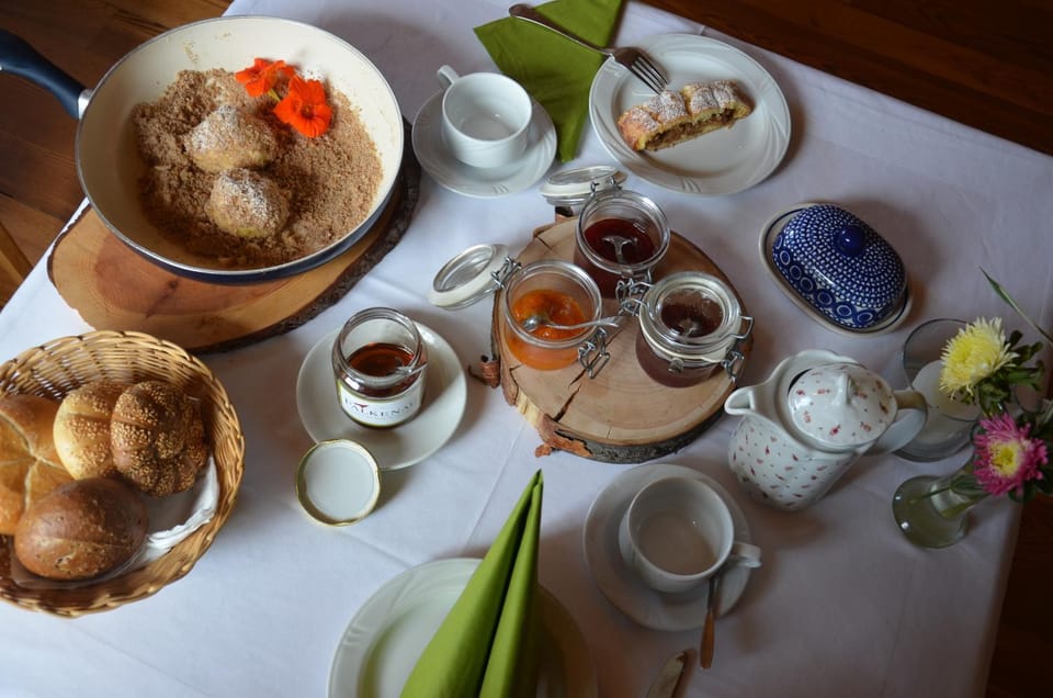 Food and drinks, Food, Breakfast, Continental breakfast, Buffet breakfast