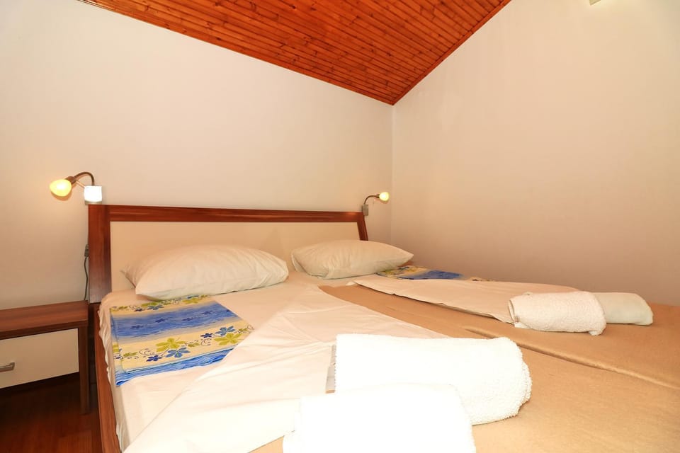 Brošćica 16 Apartment in Tisno