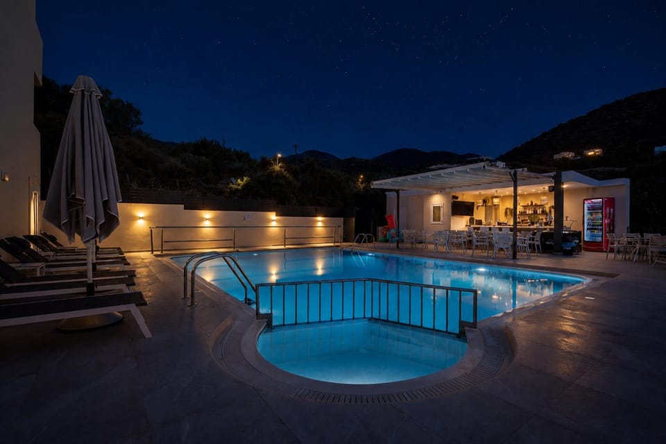 Lounge or bar, Swimming pool