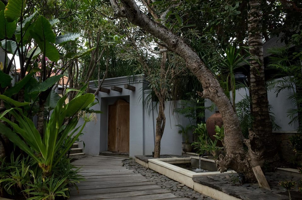 Facade/entrance, Garden