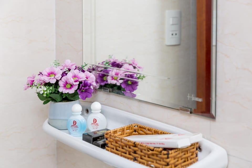 Bathroom, Decorative detail