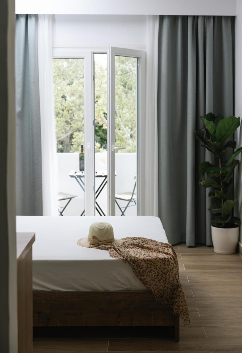 Bed, Photo of the whole room