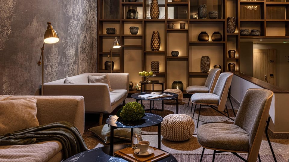Living room, Seating area