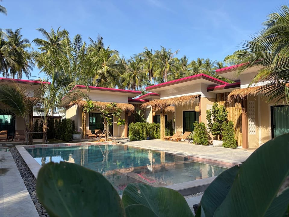 Pinky Bungalows Resort & Villa Hotel in Sala Dan