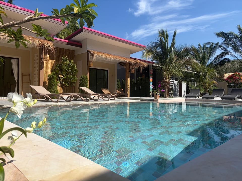 Pinky Bungalows Resort & Villa Hotel in Sala Dan