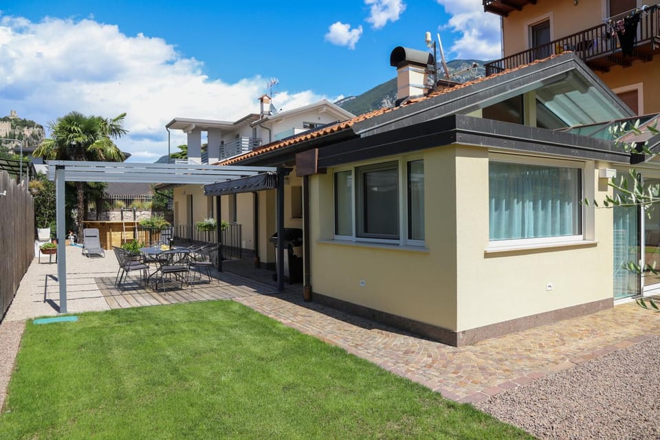 Property building, Garden, View (from property/room)