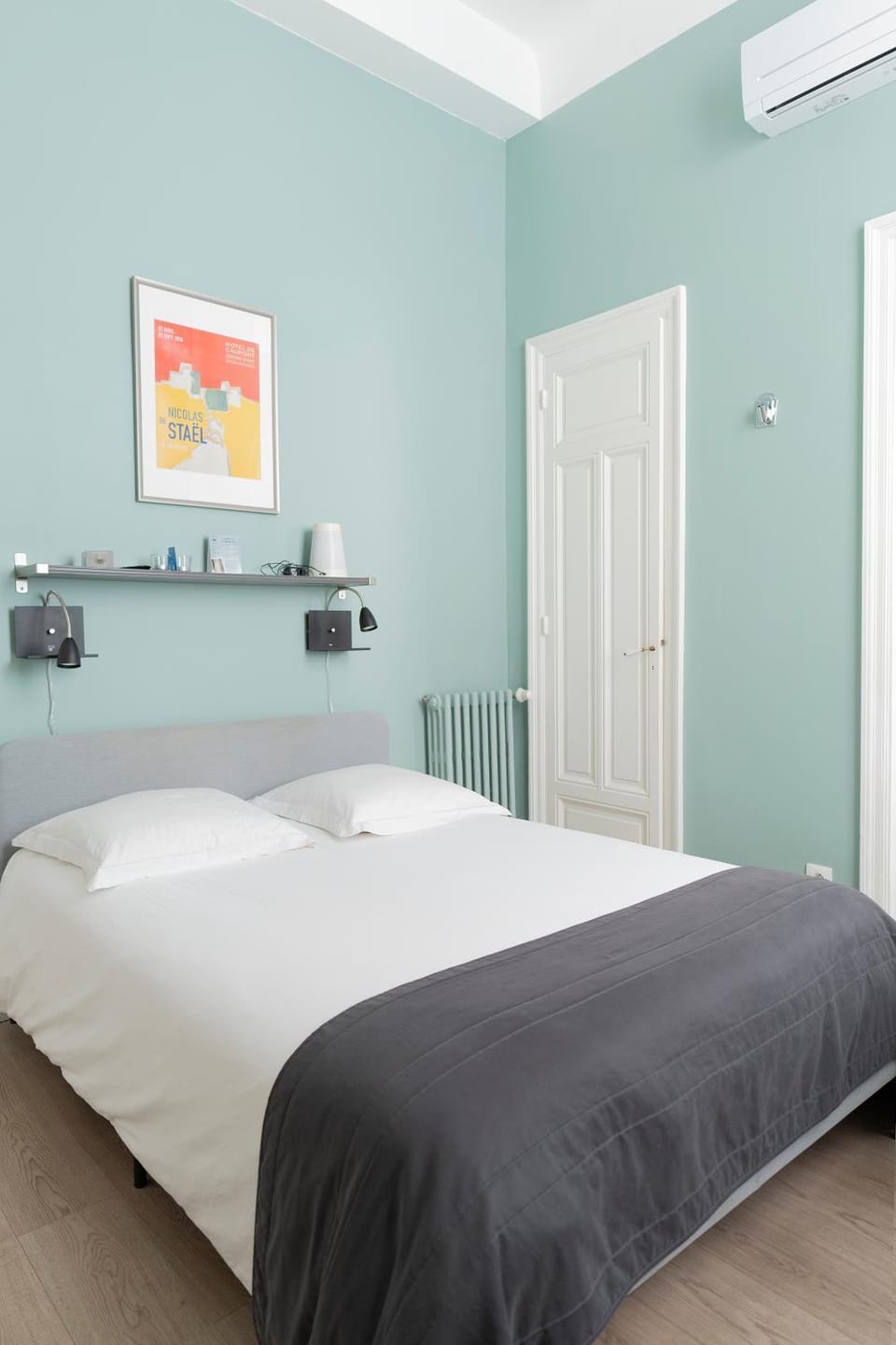 Bed, Photo of the whole room, air conditioner