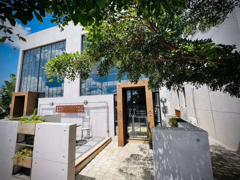 Property building, Facade/entrance