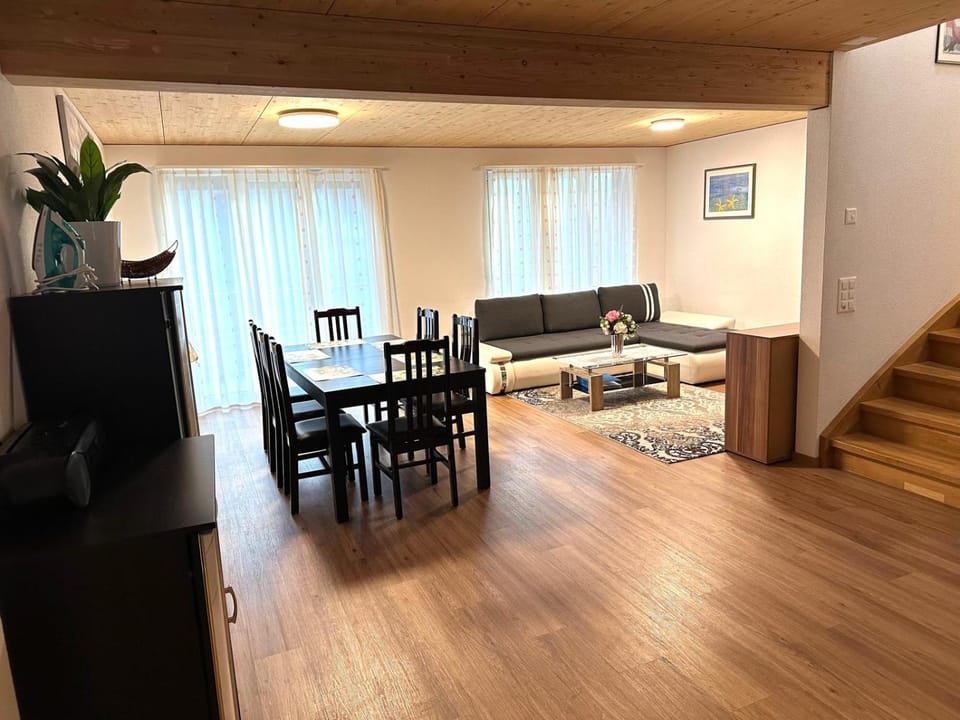 Beaulac Penthouse - Direct lake view Apartment in Canton of Bern (Region)