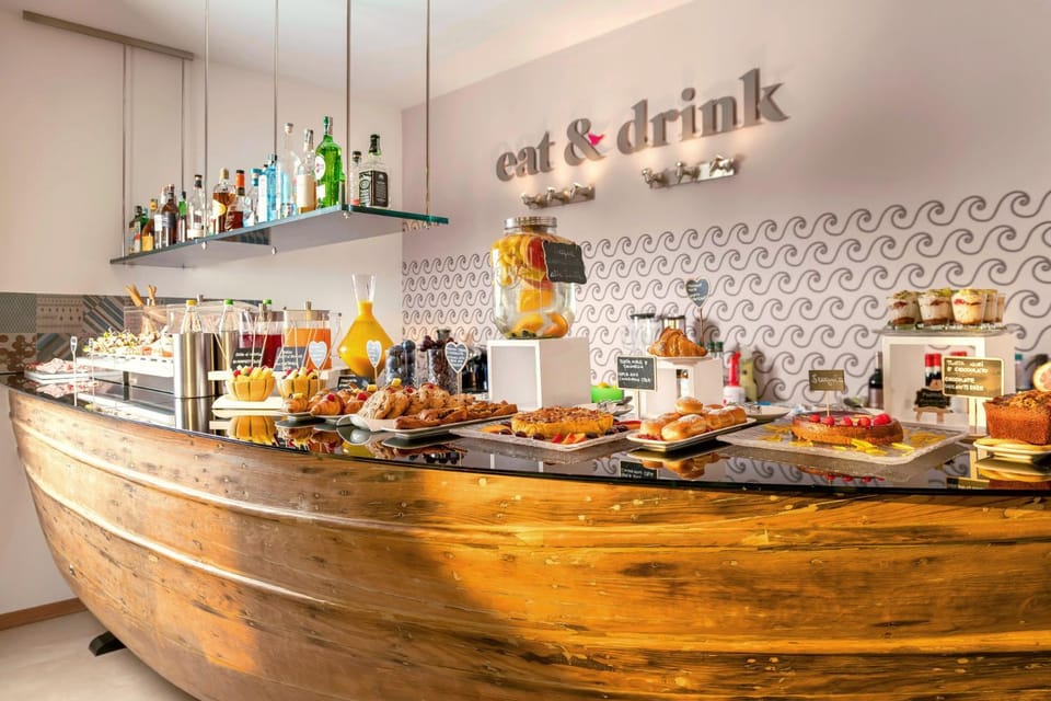 Breakfast, Buffet breakfast