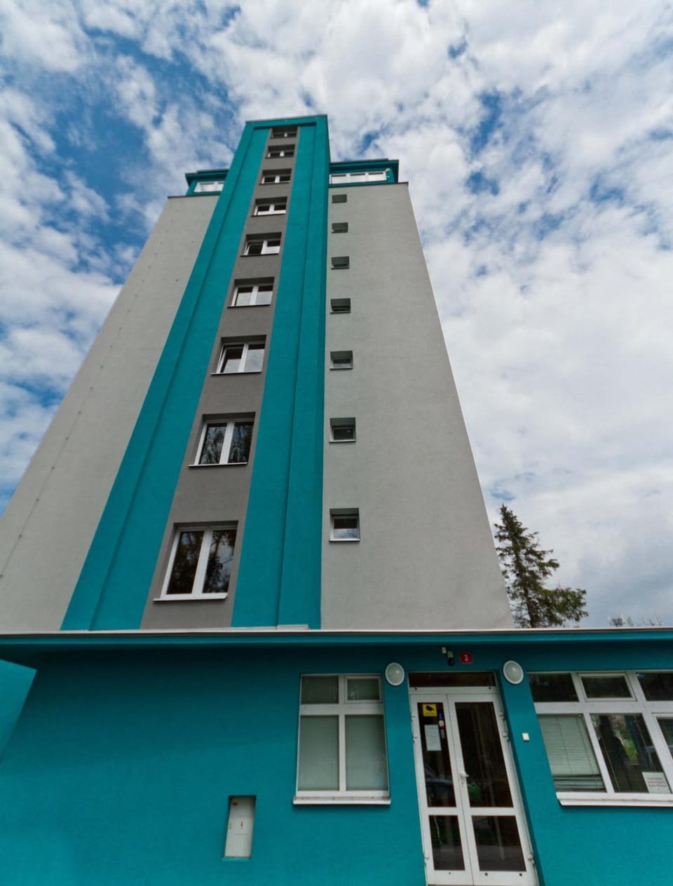 Facade/entrance