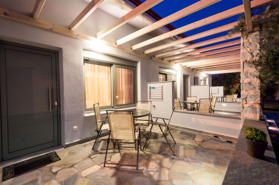 Patio, Seating area