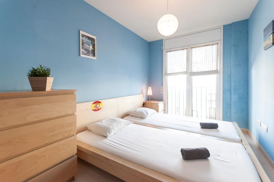 Bedroom, cot