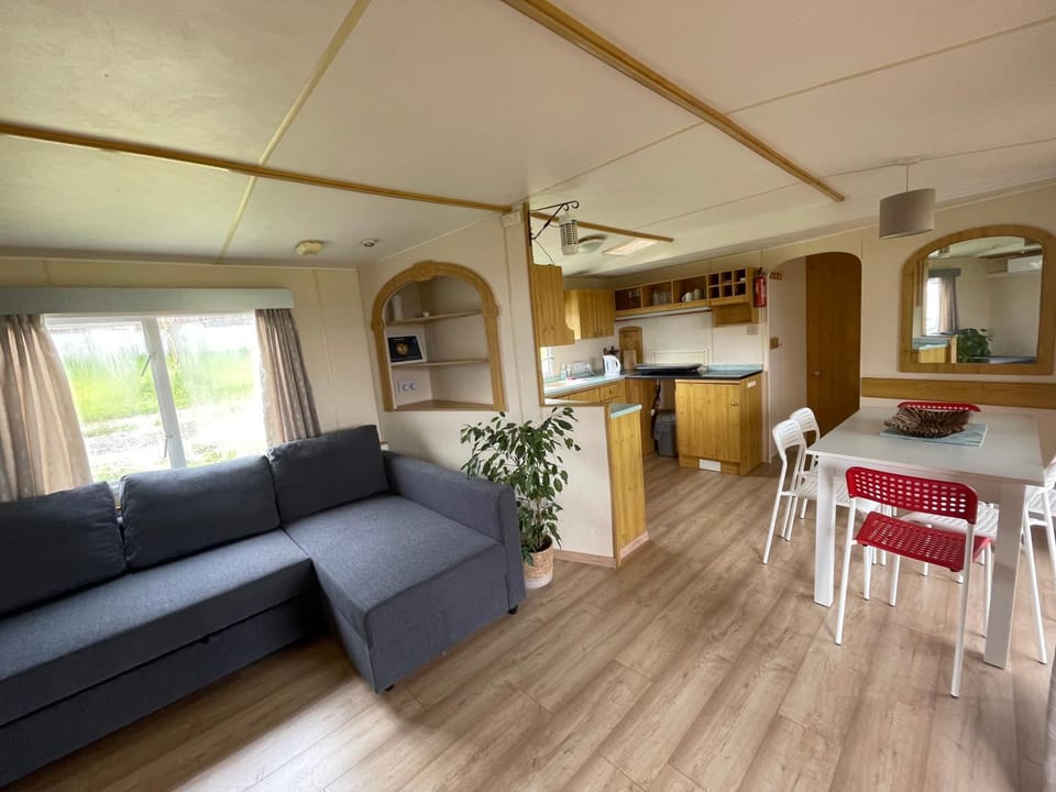 Kitchen or kitchenette, Living room, Dining area