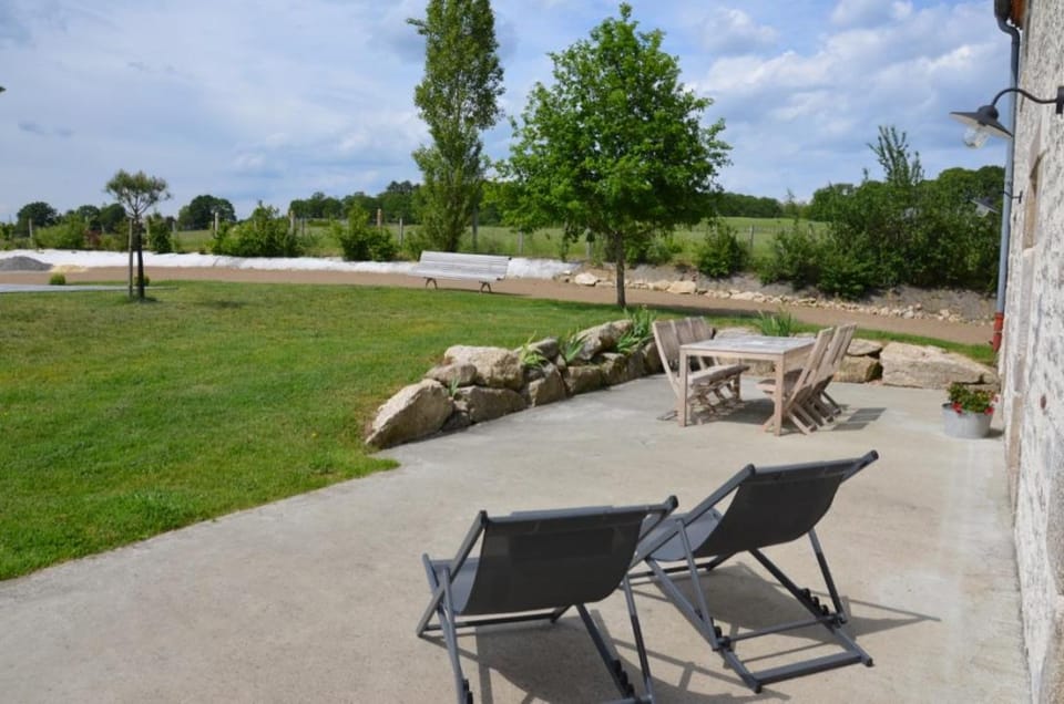 Gîte "La Grange" 5 personnes proche du Puy du Fou avec piscine House in Pays de la Loire