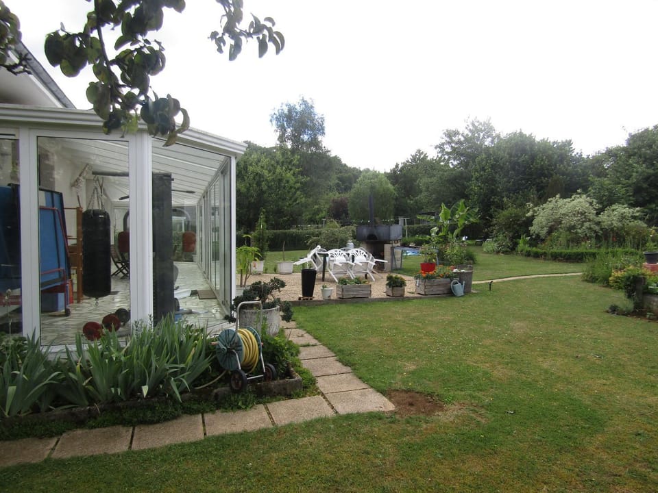 Patio, BBQ facilities