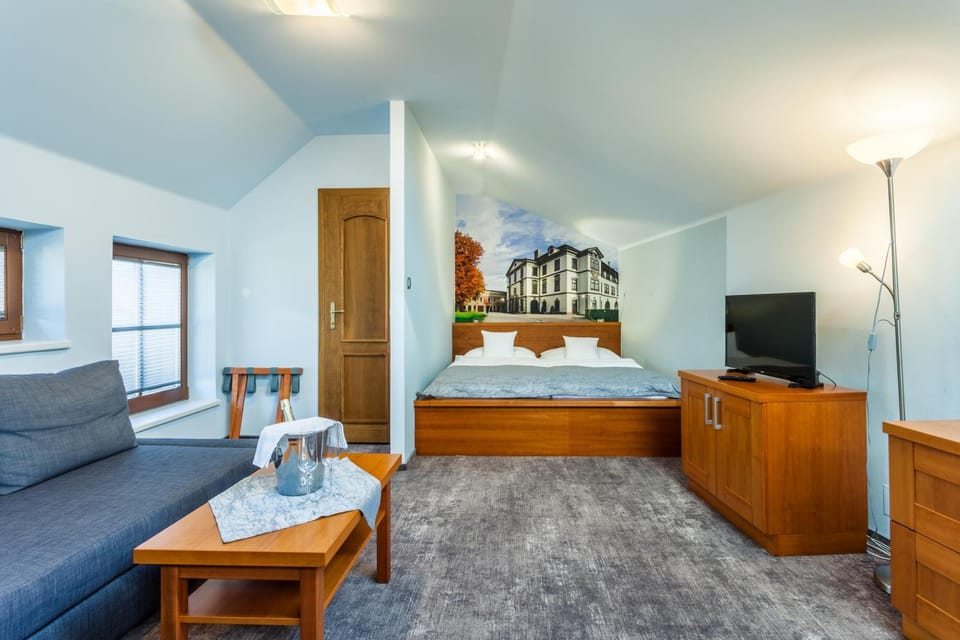 Bed, Living room, Bedroom
