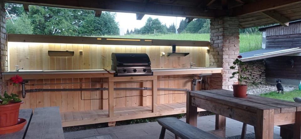 BBQ facilities, Kitchen or kitchenette