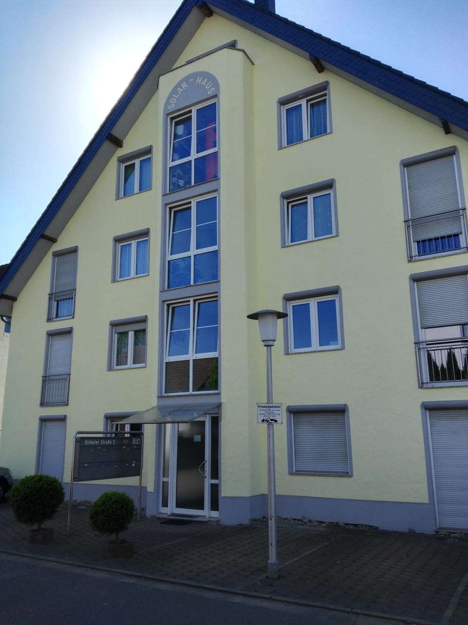 Facade/entrance