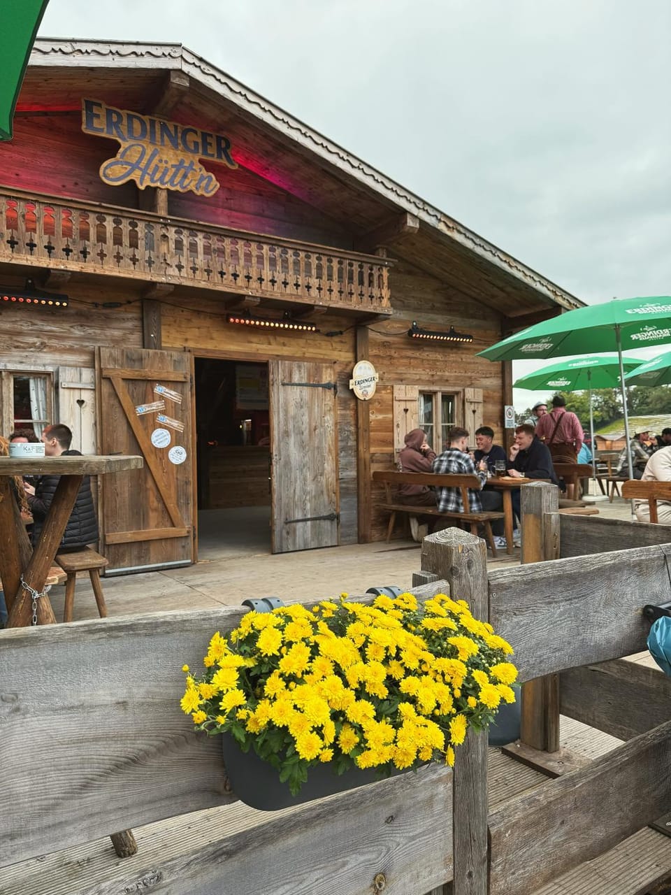 Restaurant/places to eat, Breakfast, Alcoholic drinks, Non alcoholic drinks