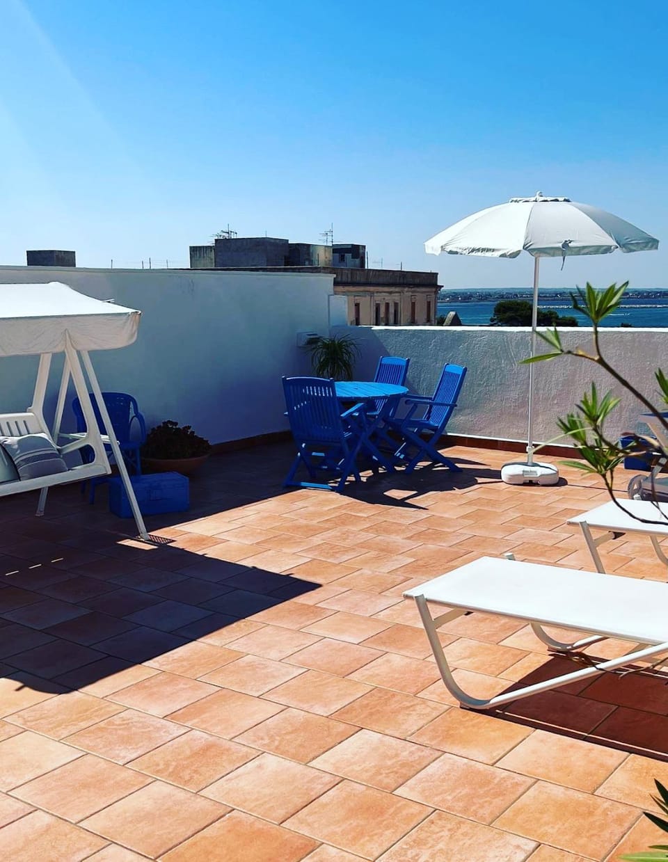 Day, Balcony/Terrace, Balcony/Terrace, sunbed
