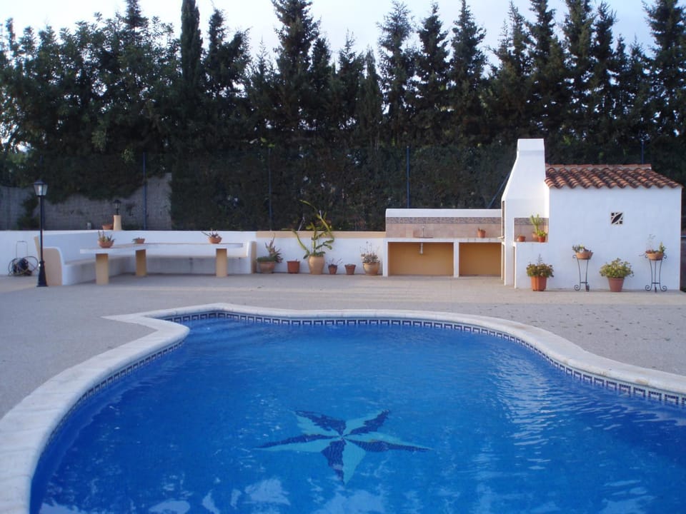 Swimming pool, Swimming pool