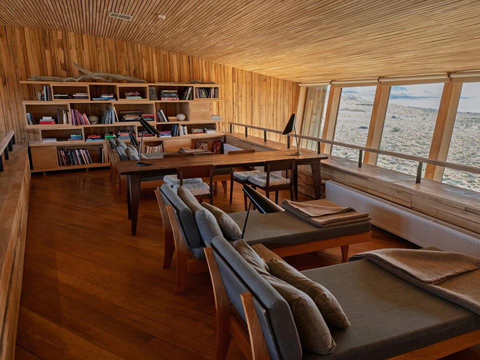 Communal lounge/ TV room, Living room, Seating area