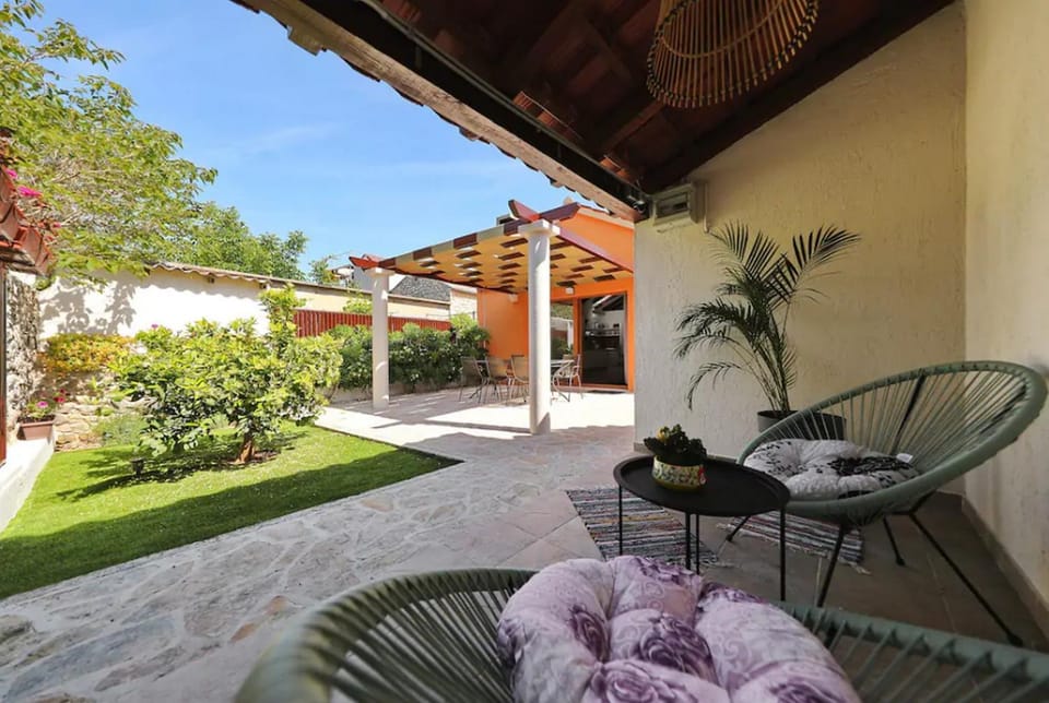 Patio, BBQ facilities, Garden, Balcony/Terrace, Seating area