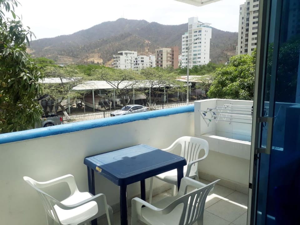 Apartaestudio con parqueadero gratis Apartment in Gaira