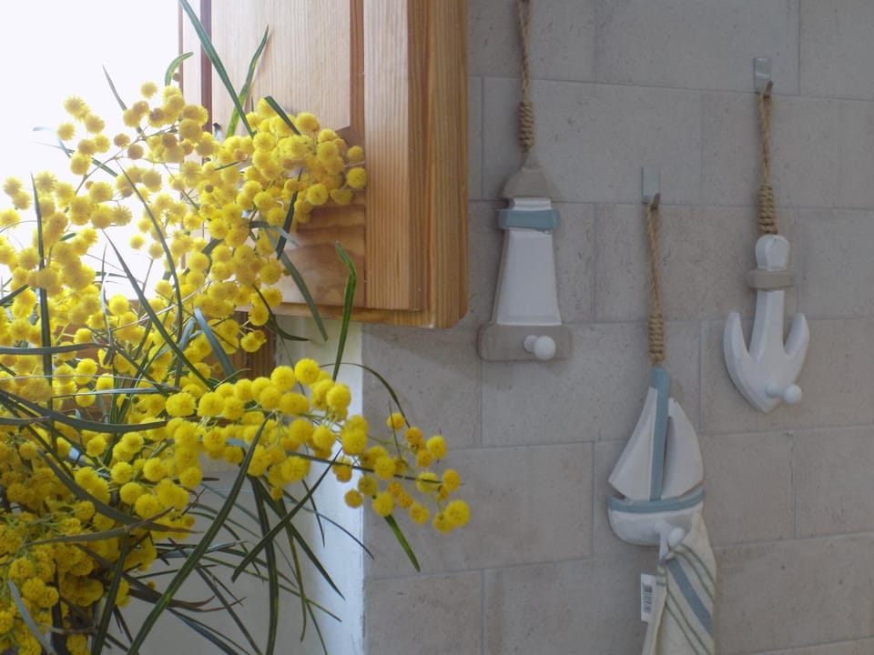 Kitchen or kitchenette, Decorative detail