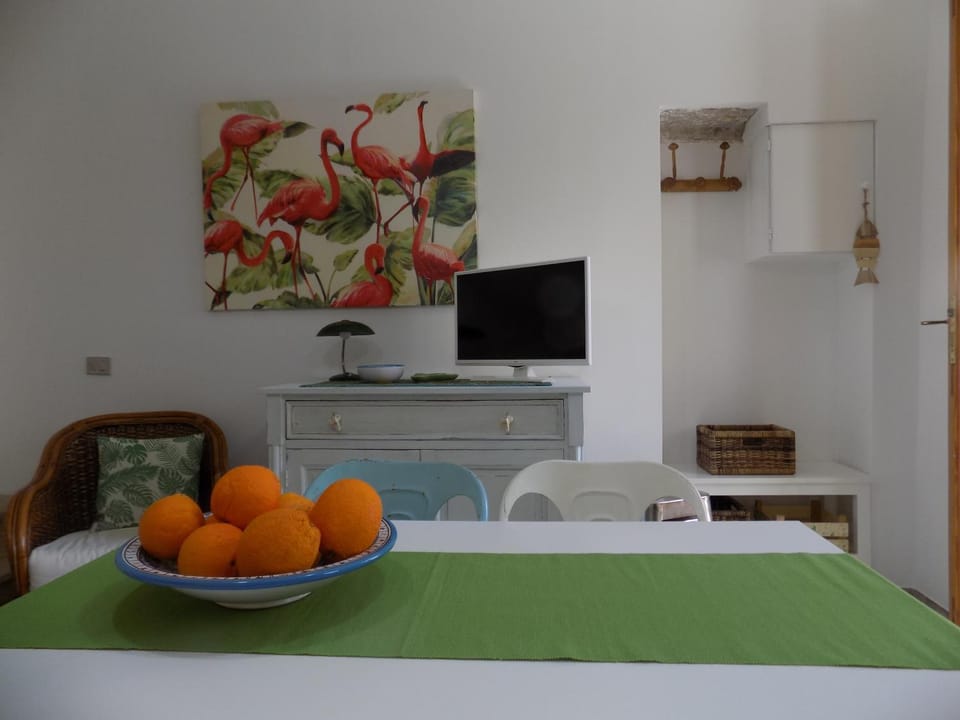 Communal lounge/ TV room, Dining area