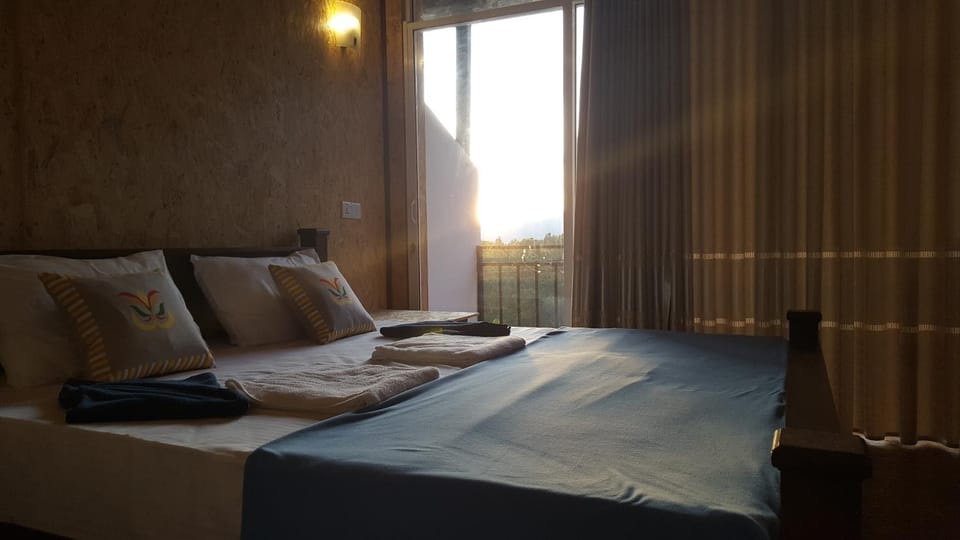 Bedroom, bunk bed