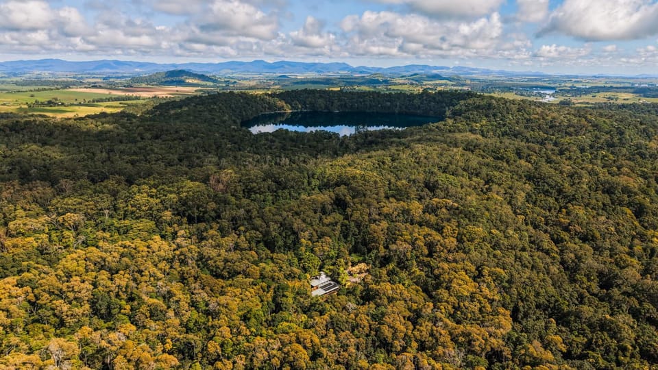 Nearby landmark, Natural landscape, Location